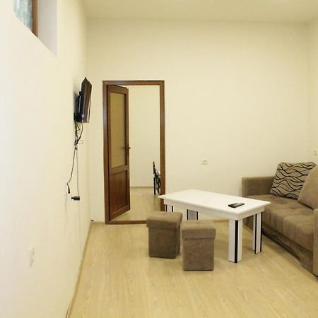 Tempus Hotel-Hostel Yerevan Exterior foto