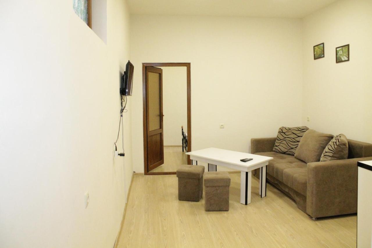 Tempus Hotel-Hostel Yerevan Exterior foto